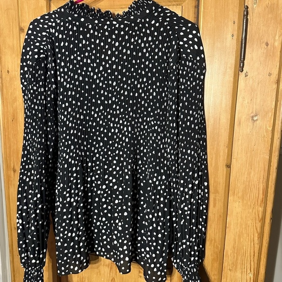 Max Studio Black & White Pleated Polka Dot Top. Size Large Romantic CoquetteGirl - Picture 2 of 9